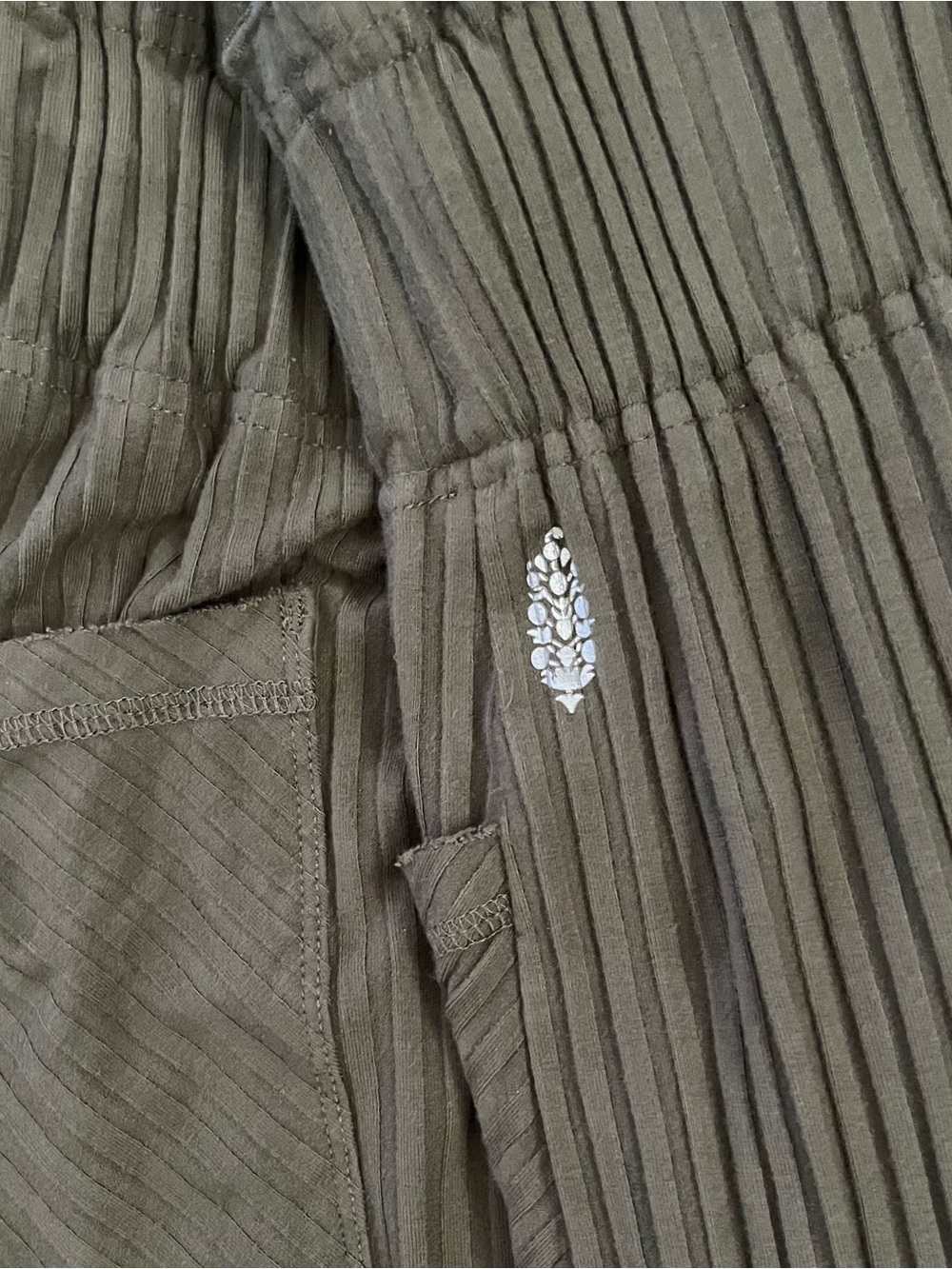 Free People FP Movement Blissed Out Wide Leg Pant Small Olive Green Yoga Stretch - Picture 8 of 11